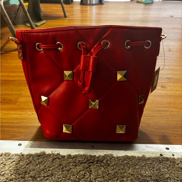 3AM Forever NWT Bright red Quilted Gold studs Bucket Bag Detachable straps - Picture 4 of 16